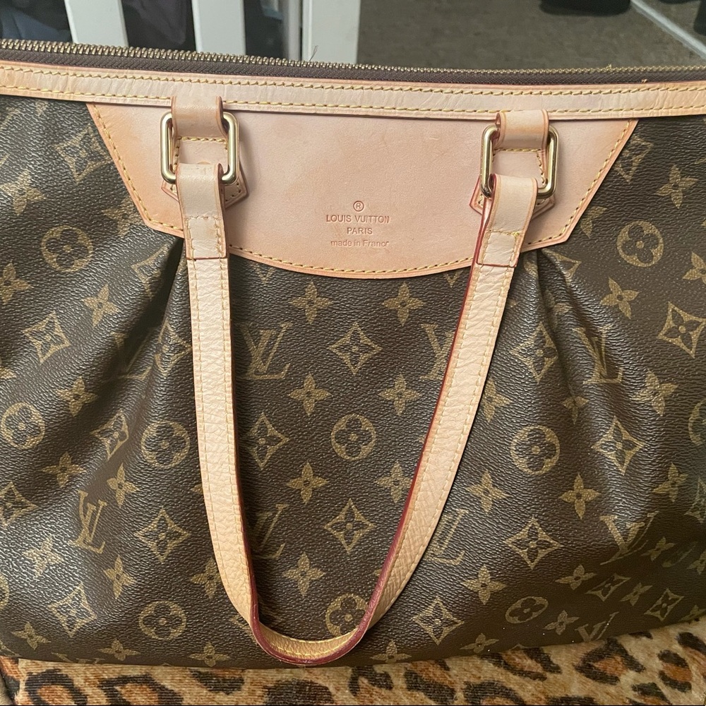 LOUIS VUITTON bag